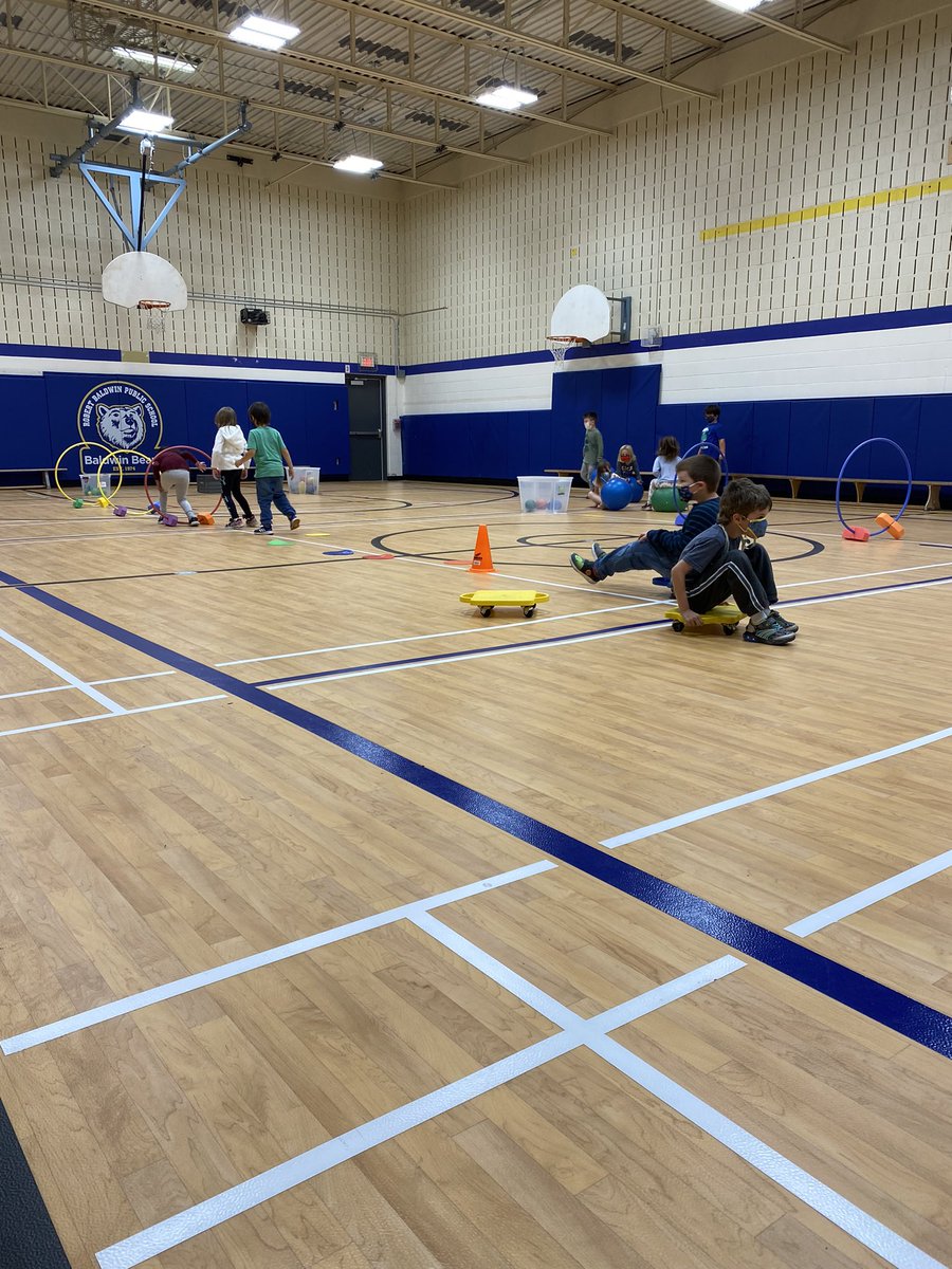 Grade 1 rainy day obstacle course <a href="/robertbaldwinps/">Robert Baldwin P.S.</a> #PhysEd working our gross motor skills &amp; being active