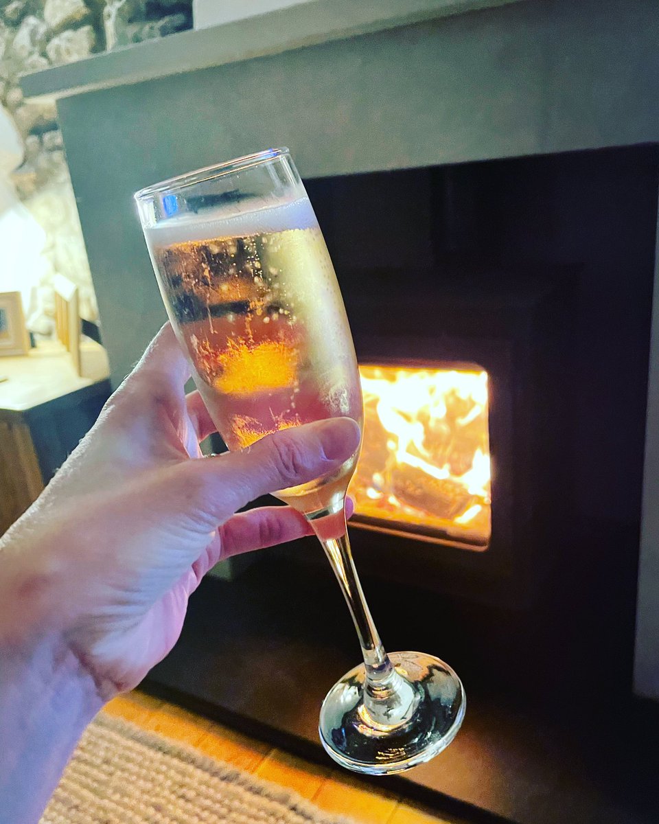 lydiadietitian's tweet image. Celebrations tonight! Can’t quite believe that I got 80% for my MSc research dissertation! Took over my life but definitely worth it 😄 #masterstudent #allergydietitian