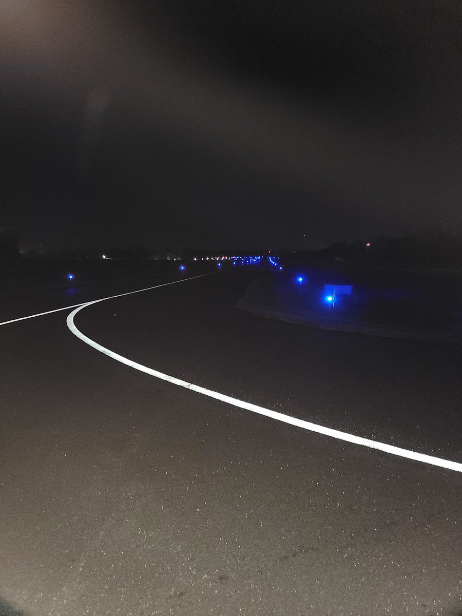 AirimageP's tweet photo. Beauty of the night #AvGeek #aviation #Cessna #goflycap https://t.co/45BsVUAM81