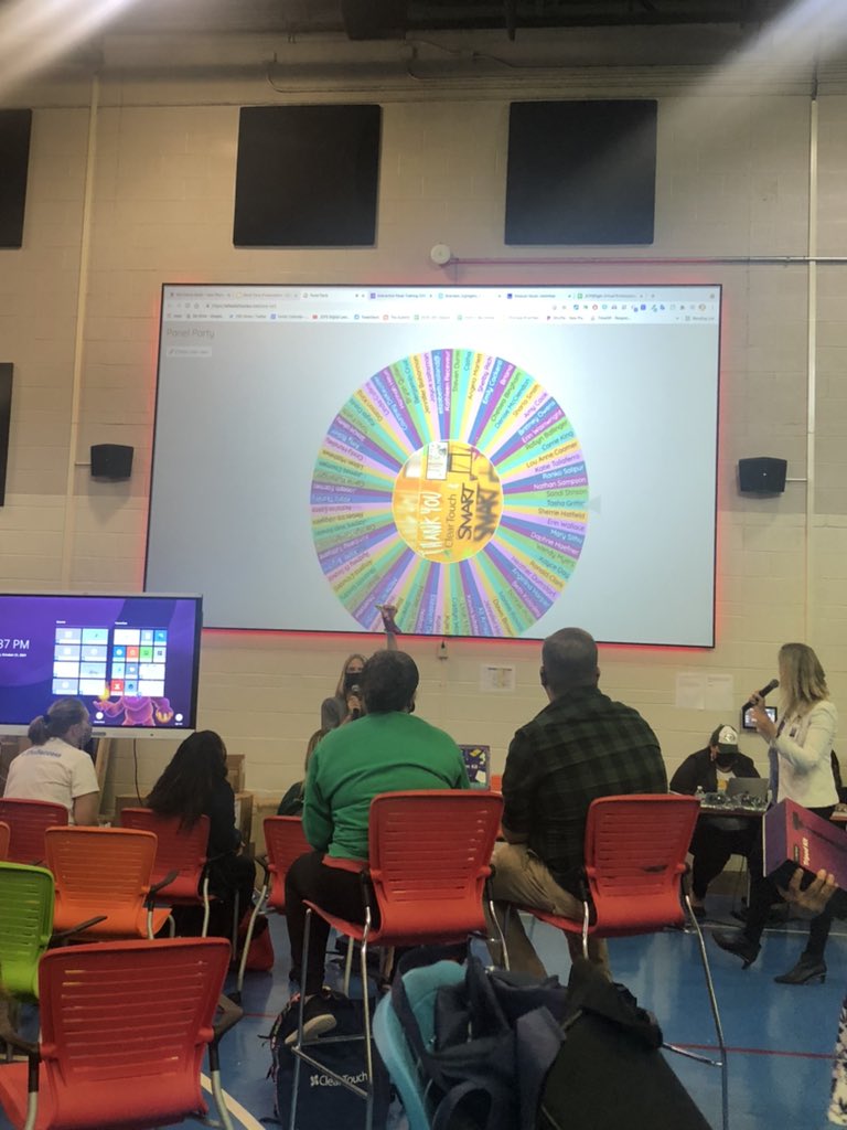 HeunLibrary's tweet image. Learning all about our new SMART panels, getting swag and prizes, and getting to laugh with your colleagues is a great way to spend a Thursday evening! #JCPSDigIn #Zone1derful