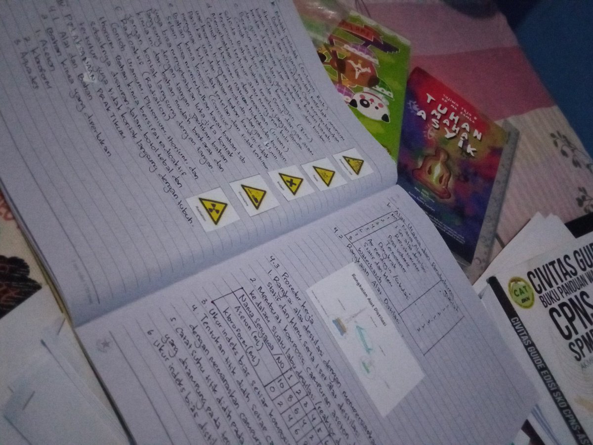 alienbumi_1's tweet photo. First time praktikum ke kampus, ga pake tidur top emng yg namanya insom 😭 https://t.co/1cu9FAPPmE