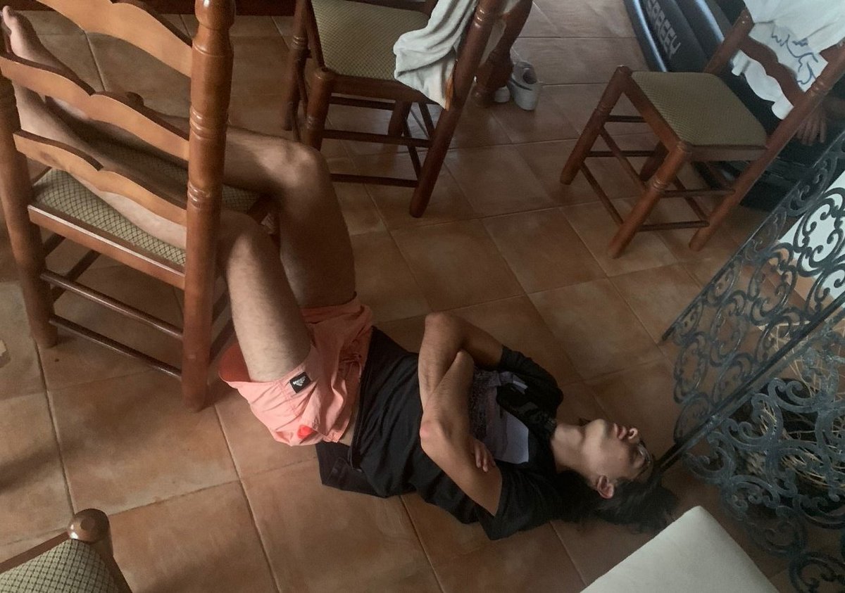 donatojb's tweet photo. @Hectoruuos El fec: hay sitio para dormir. El sitio para dormir: https://t.co/oFLrAjheNM
