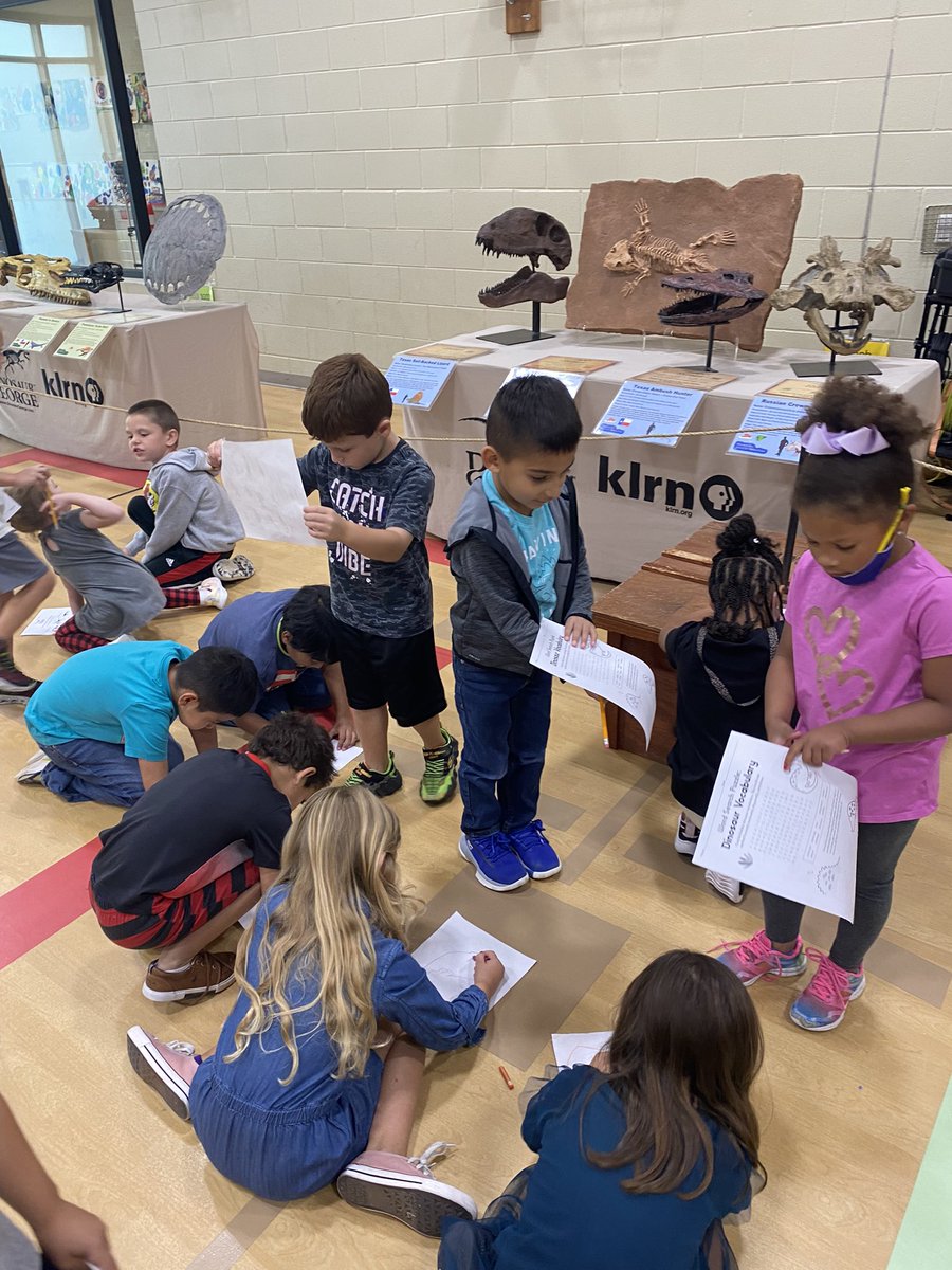 MrsHutch_JES's tweet photo. Proud Principal!  Our Dinosaur guests made it a point to tell me our kids were amazing today!  They were impressed with how engaged and polite they were, too! #JESthisisus @HicksJISD @Jarrell_ISD https://t.co/dbFMB3Vu4r