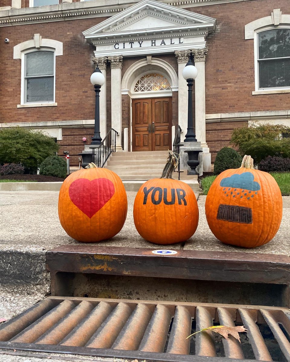 CityofBGKY's tweet photo. Love your stormwater! Only rain down the drain. #loveyourstormwater #keepitcleanbg #underbgky #bgky #onlyraindownthedrain #stormwater #stormwatermanagement https://t.co/n4Hmy1l1kw