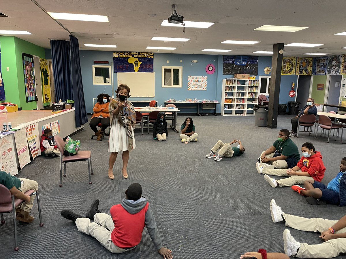 TerryWilsonSTL's tweet photo. Big thanks to Dr. Kendra Holmes from Affinia Healthcare for stopping by to read to our scholars at the Beyond Afterschool Program. https://t.co/7sBPfj3H7G