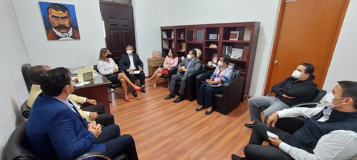 Sostuve primera reunión de trabajo con el Alcalde y la Síndico Municipal electos, <a href="/jluriosteguis/">José Luis Urióstegui</a> y Verónica Atenco, para atender de manera puntual el proceso de entrega-recepción entre la administración 2019-2021 y la gestión que iniciará funciones el próximo 1 de enero de 2022.