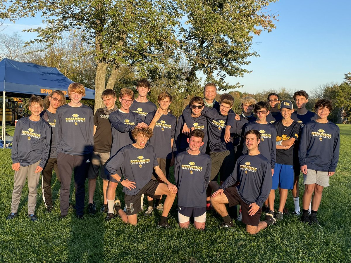 On our way home after a great day at the PAC league meet! Congrats to all of our JV runners for a strong finish at the end of their season and extra congrats to Mark Drayton for his 8th place finish in the JV race today! Now it’s time for varsity to get ready for districts!