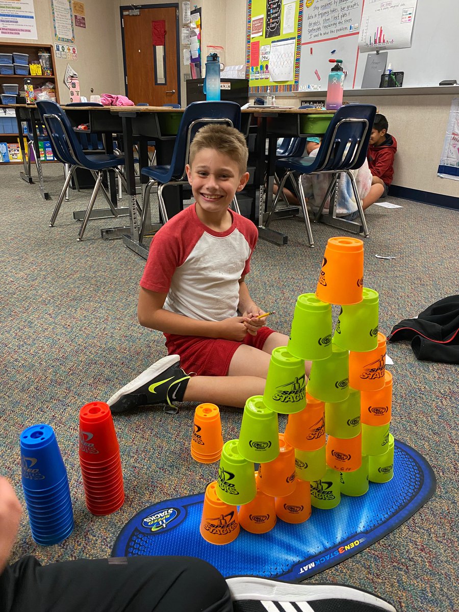 5th graders using cupstacking for scatterplot data..@McGowenES @mrsamberevans @cruz4thought #mymisd