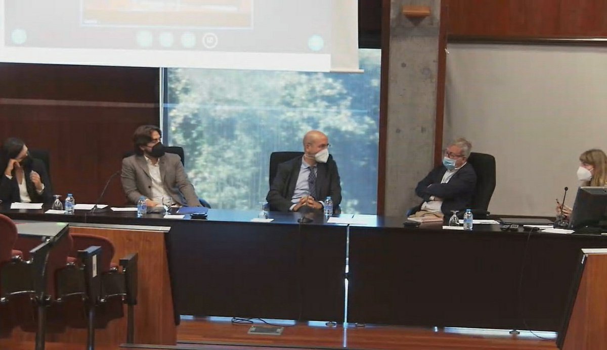 Davidfuentesl's tweet photo. It was a pleasure to share with you some thoughts on non-fungible tokens (NFTs) and Intellectual Property at the University of Vigo! https://t.co/NjLbNbF4g4