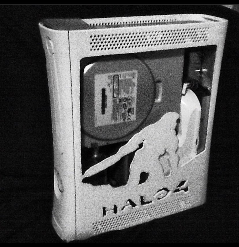 Turner17Ty's tweet photo. Okay, this is sick and will match my custom Halo Xbox 360. Need this. #RazerAMDHalo https://t.co/tYl5btsTPh