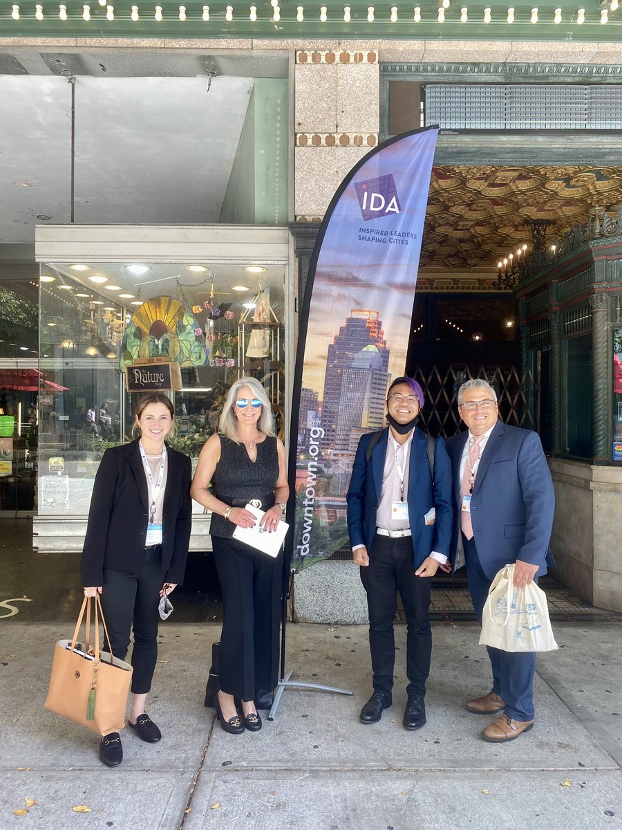 RosslynVA's tweet photo. We are honored to accept an @IntlDwtnAssoc Pinnacle Award for #RosslynO2: Outdoor Office! From our team at #IDATPA21 and our Ambassadors back at home, we thank everyone involved who made this a great success! π https://t.co/KWx9NF8fVg https://t.co/cNcOvl56mr