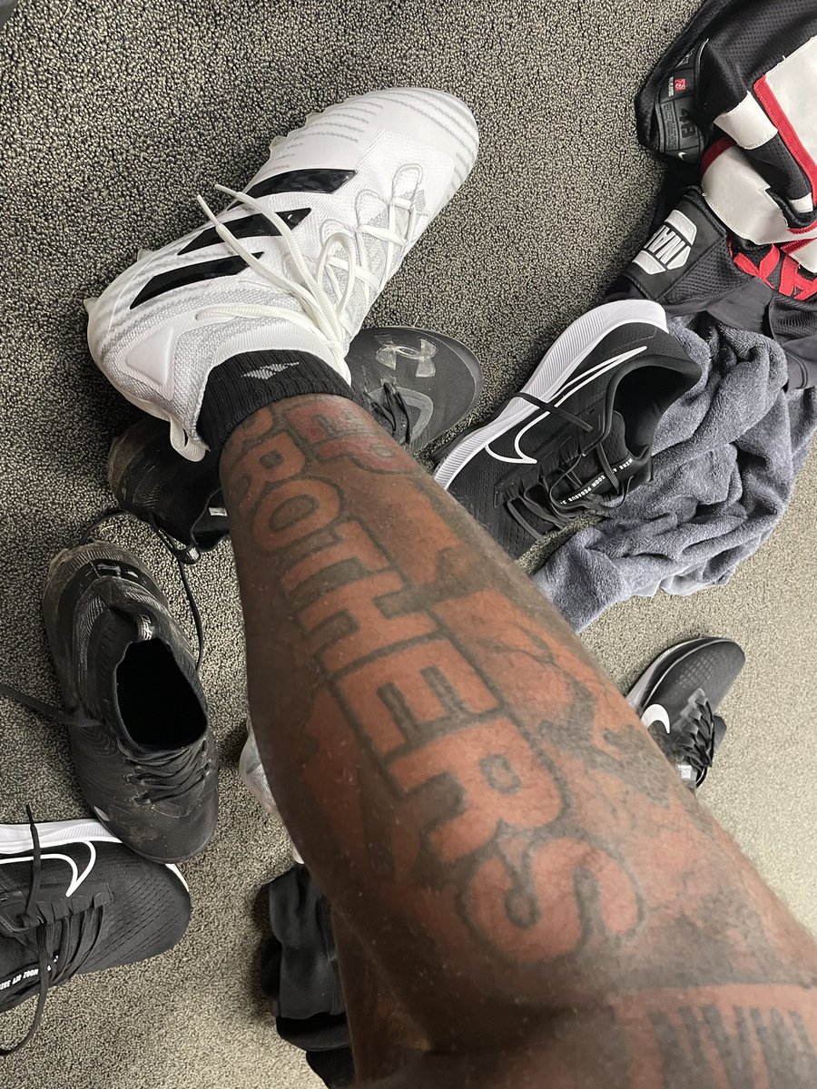 DB_5trey's tweet photo. Im 3 stripes outchea for the first time. https://t.co/tVIOHkmIEu