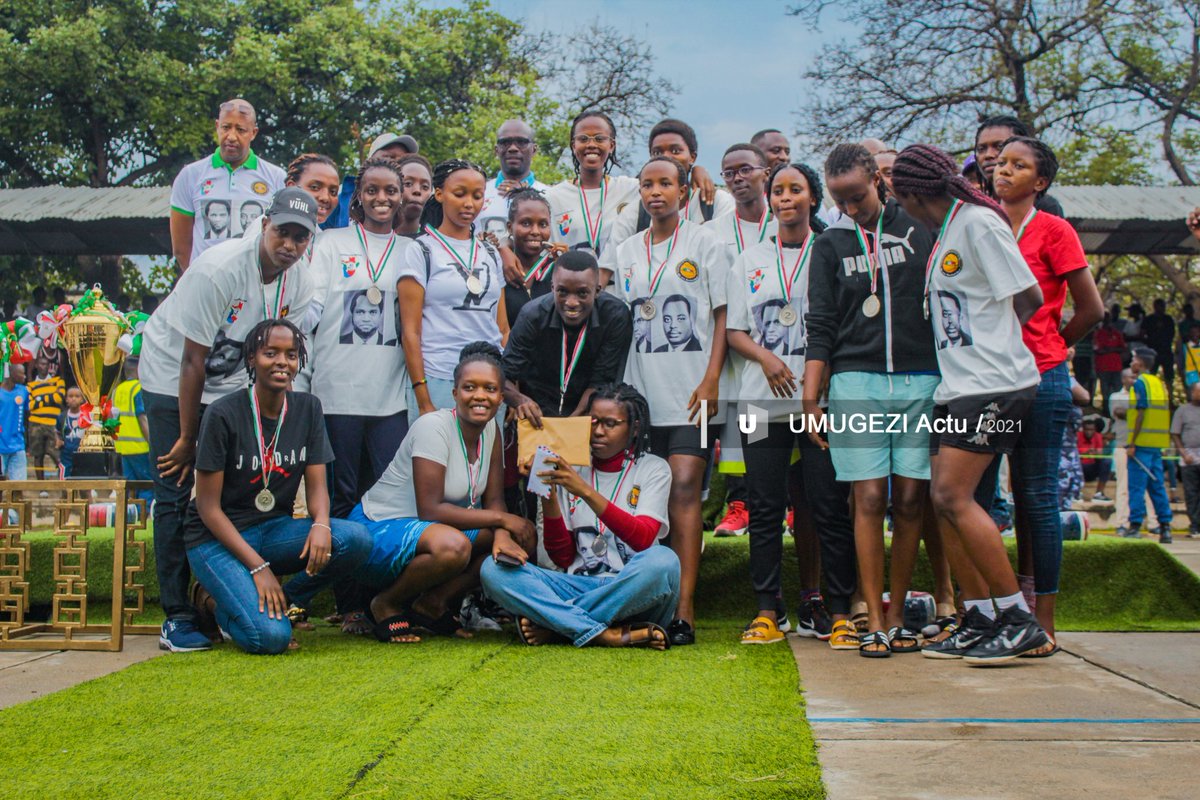 umugezi_actu's tweet photo. 🏀Abakobwa:
- Gladiators BBC: imidari+igikombe+nakabahasha kangana 2.000.000 FBU
- Young Sisters BBC: imidari+ nakabahasha kangana 1.500.000 FBU.
#umugeziactu
#febabu
#basjetball https://t.co/AKSseT33Jd