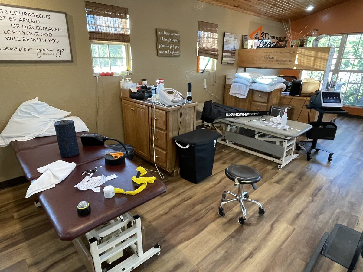 clintbacchus's tweet photo. I hate football injuries, but man I love the challenge of treating them!!  @3dTherapy https://t.co/CbxlYXMkba