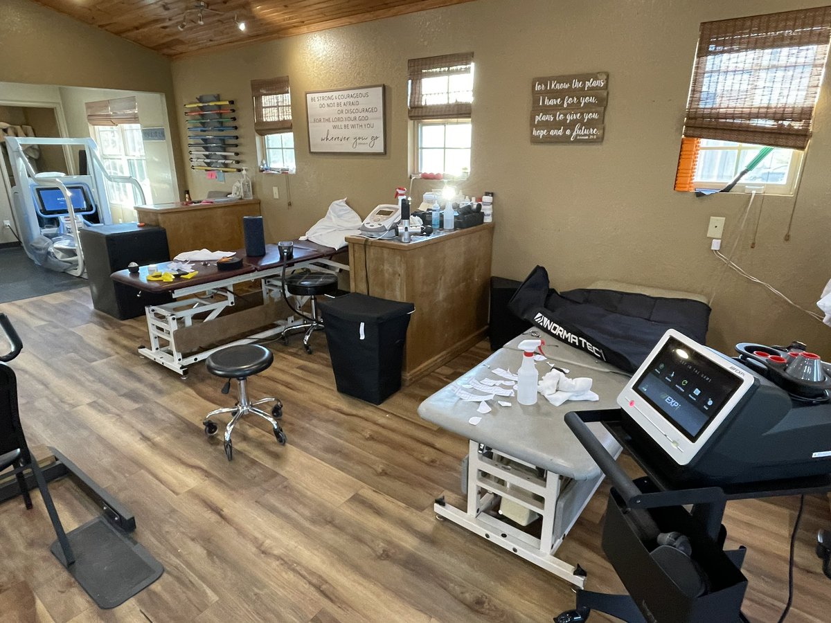 clintbacchus's tweet photo. I hate football injuries, but man I love the challenge of treating them!!  @3dTherapy https://t.co/CbxlYXMkba