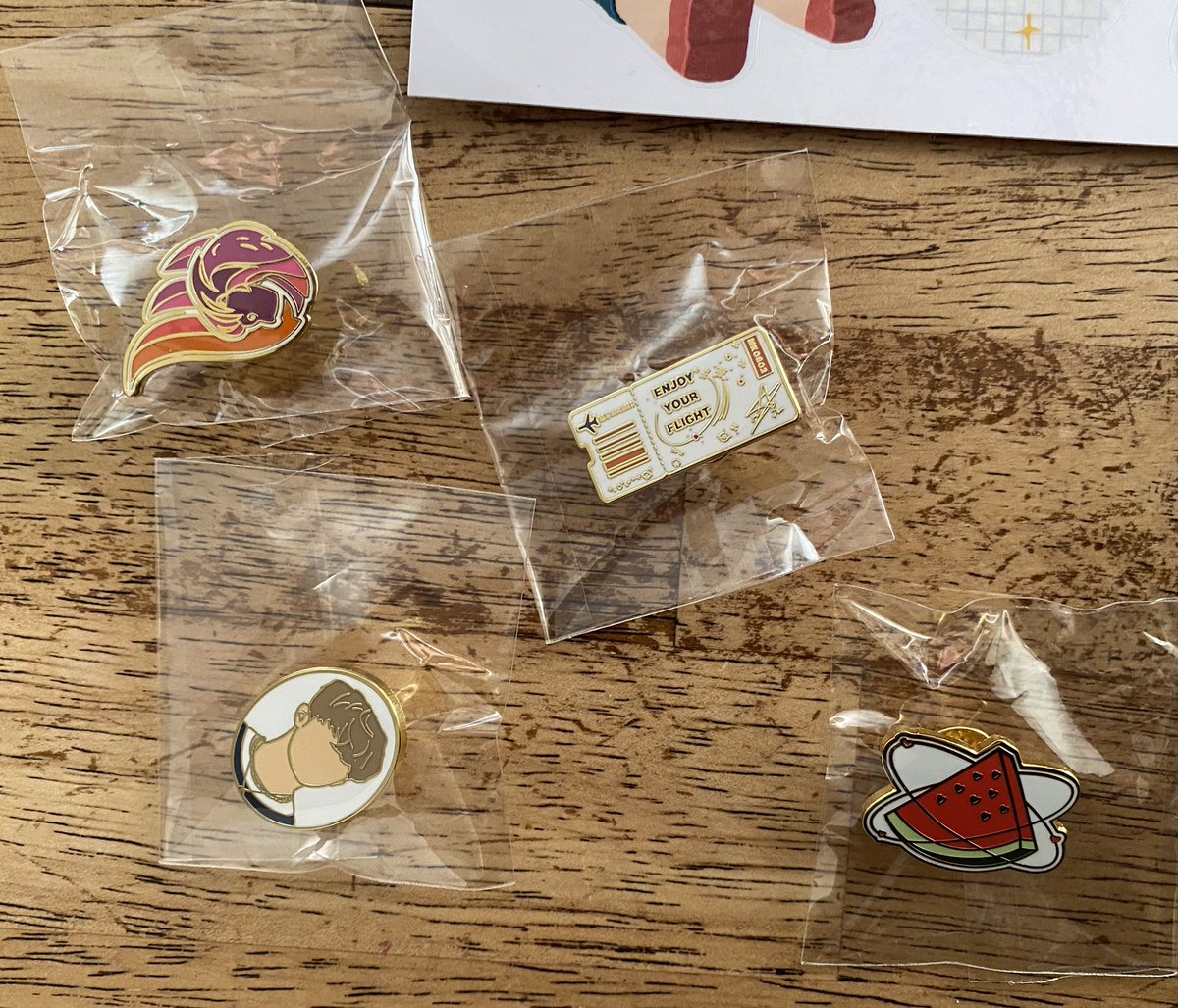 highdefmark's tweet photo. the long awaited mark birthday goods have finally arrived π₯³π₯³ thank you to @nctmarkarchive for the top tier products and thank you to @365GOs for holding this group order <3π₯Ί
#156Airlines #NMAfeedback #Mark23rdBirthdayProject #HappyMarkDay https://t.co/v9XXe5CoSy