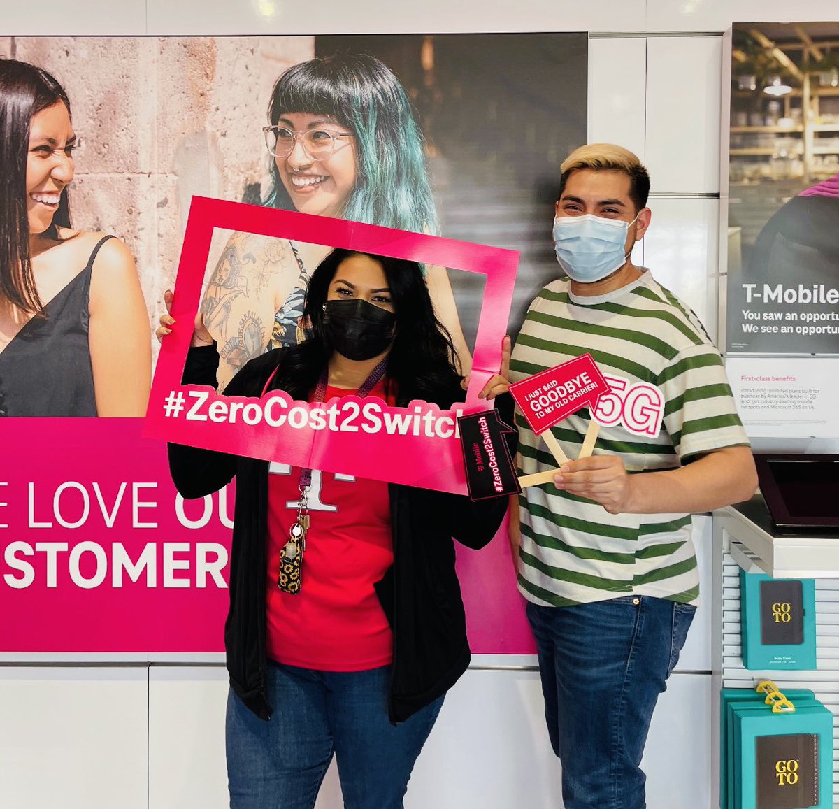 Diana_V29's tweet photo. Mel doing a rock ⭐️ job by helping Mr. Maldonado ditch his carrier to make the switch!

2.5 hour drive to our store to get the magenta glove experience, thank you for trusting us! 

Welcome to T-Mobile! 🔥🔥

#GoodbyeVerizon #HelloTMobile #STXHeat #LaredoStrong https://t.co/uLtr9mDSqB