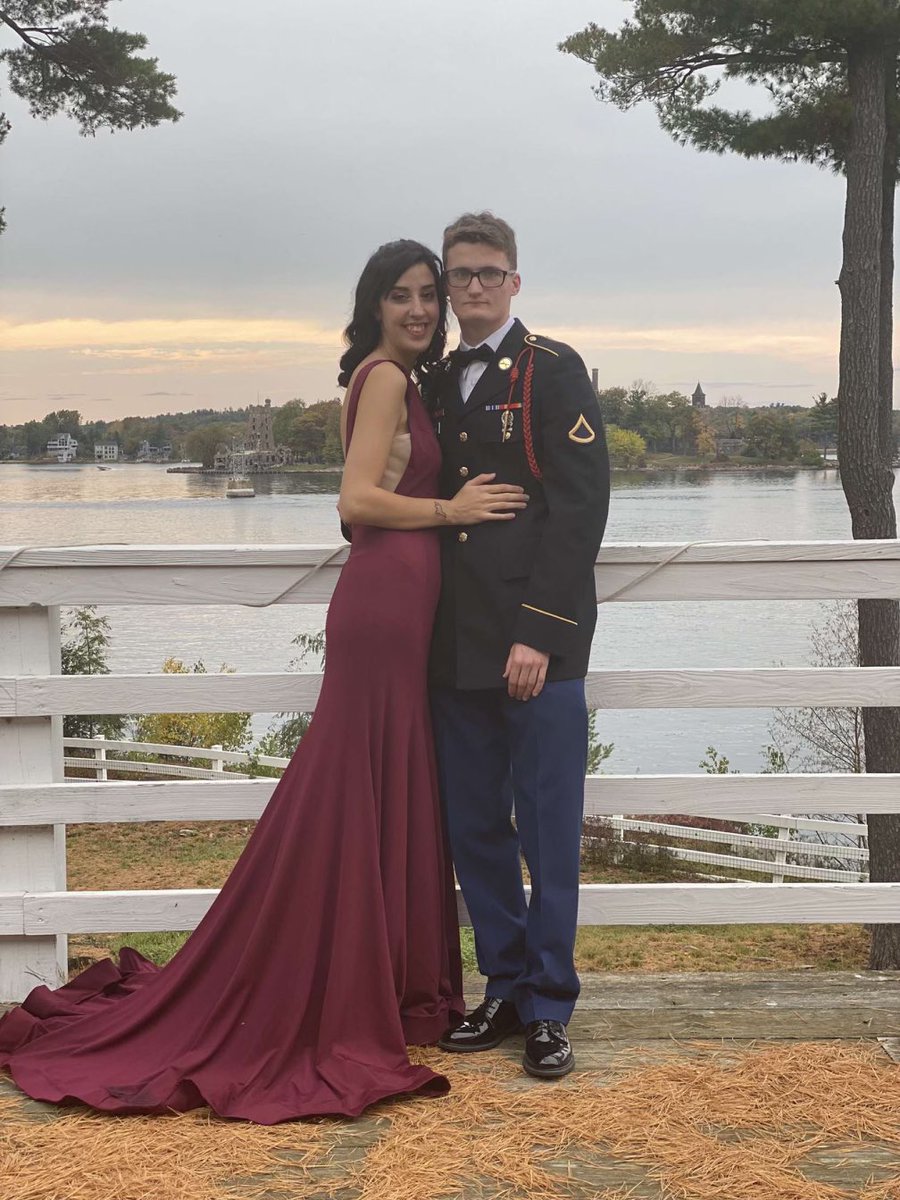 davistm123's tweet photo. Army military ball https://t.co/NqGGuQFAJH