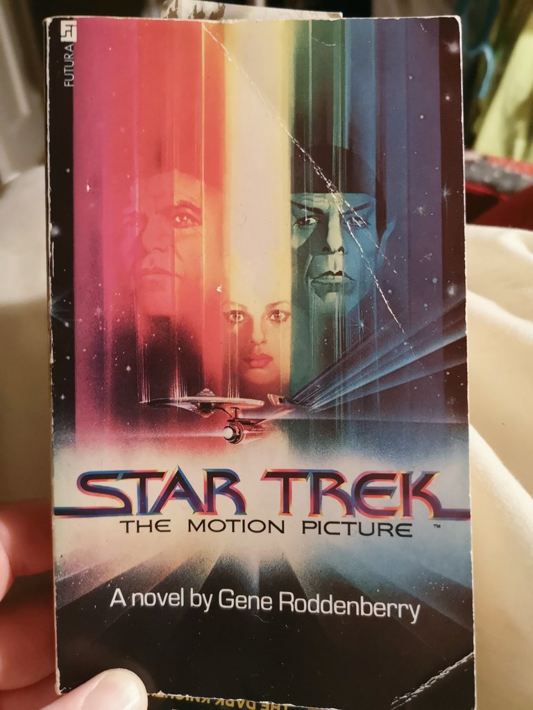 OnlyManWhoCan's tweet photo. Me enjoying every bugnuts canon-breaking extra-horny chapter of hashtag #GenesVision #StarTrek https://t.co/iR1VflsZPo