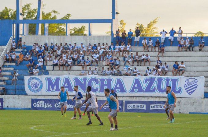 CSA fez treino aberto nesta sexta-feira para incentivar a equipe na busca pelos três pontos. Foto: CSA/Twitter