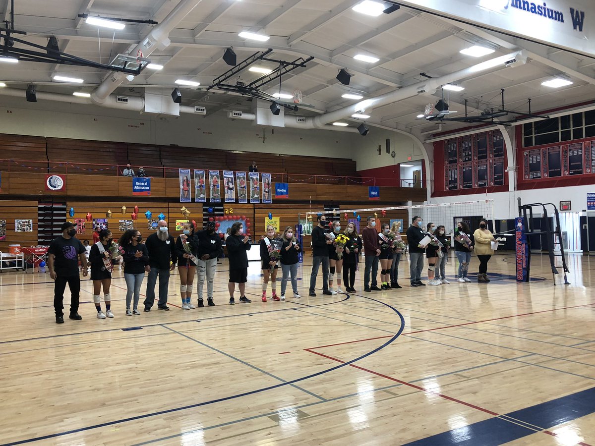 WAHSBlackhawks's tweet photo. Thank you @WA_GirlsVball seniors! https://t.co/y6hy5Dokbv