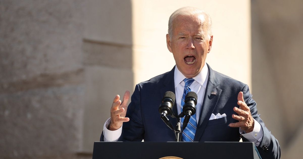 TPNN_ThePoint's tweet photo. Devious: Biden Holding Town Hall on Night Millions Will Be Watching Huge Sporting Events Instead https://t.co/LZJNniWc4G https://t.co/HI35d5bSQq