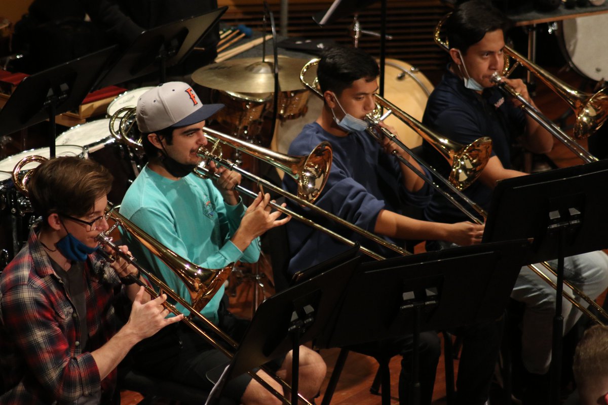 CSUFMusic's tweet photo. #CSUFSymphonicWinds rehearsal in Meng Concert Hall!
#CSUFMusic #CSUF #music #musicmajorlife https://t.co/ObWjURawyw