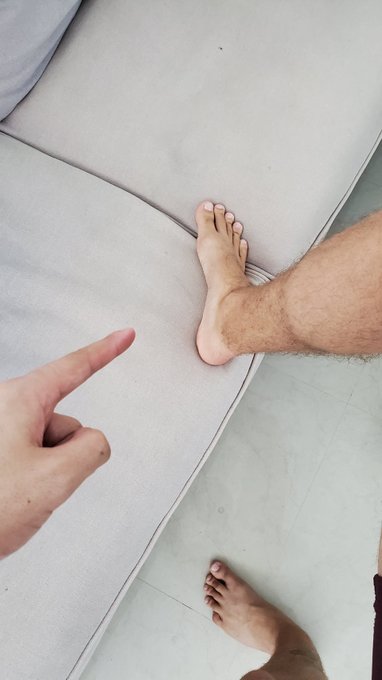 Look at my glorious feet
?
A pathetic fag like you would love for me to stomp on your ugly face
?
Chaturbate