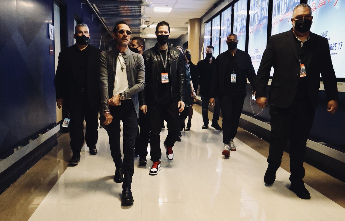 MarcAnthony's tweet photo. Pura Candela 🔥🔥  #PallaVoyTour #EstoSiguee https://t.co/8rqC2HY2FV