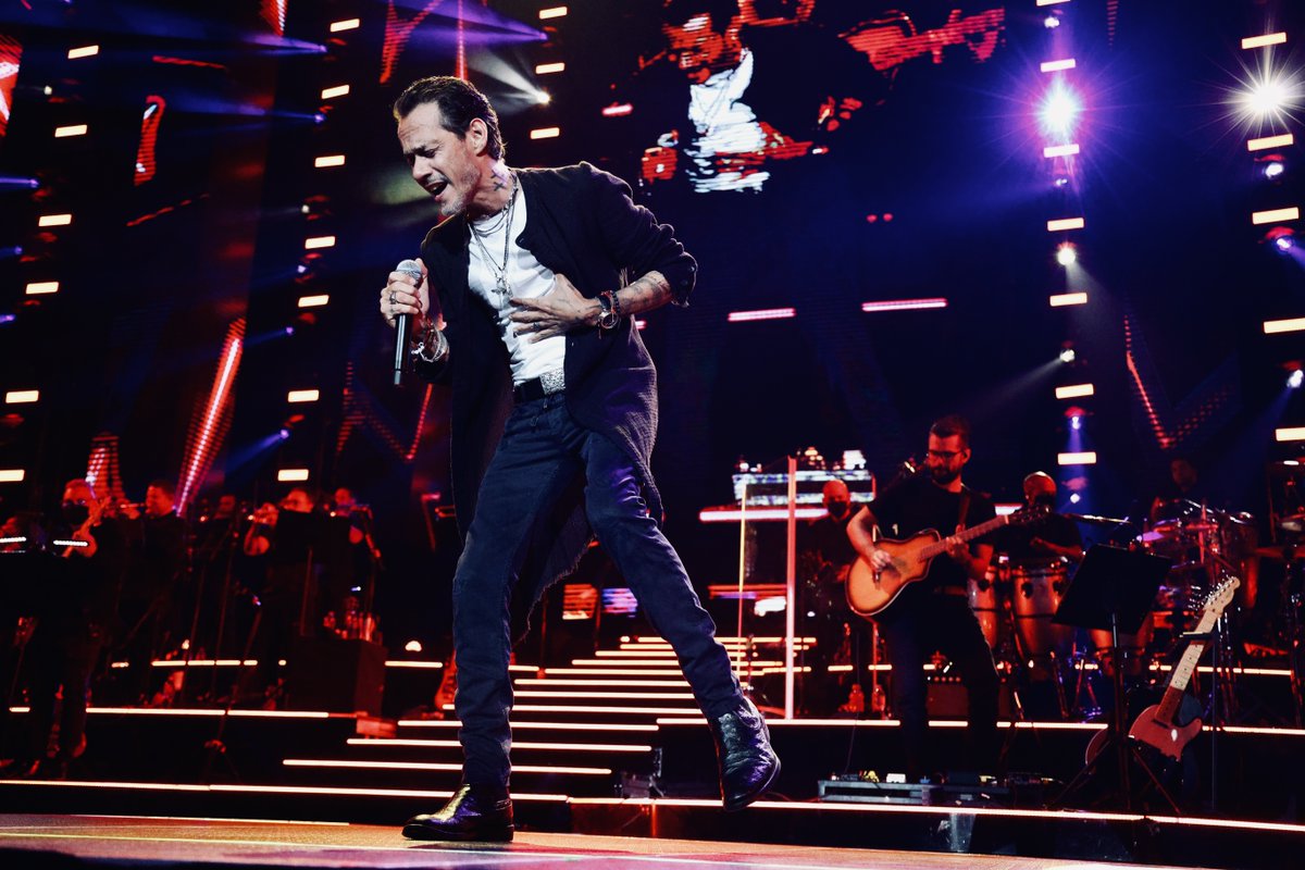 MarcAnthony's tweet photo. Pura Candela 🔥🔥  #PallaVoyTour #EstoSiguee https://t.co/8rqC2HY2FV