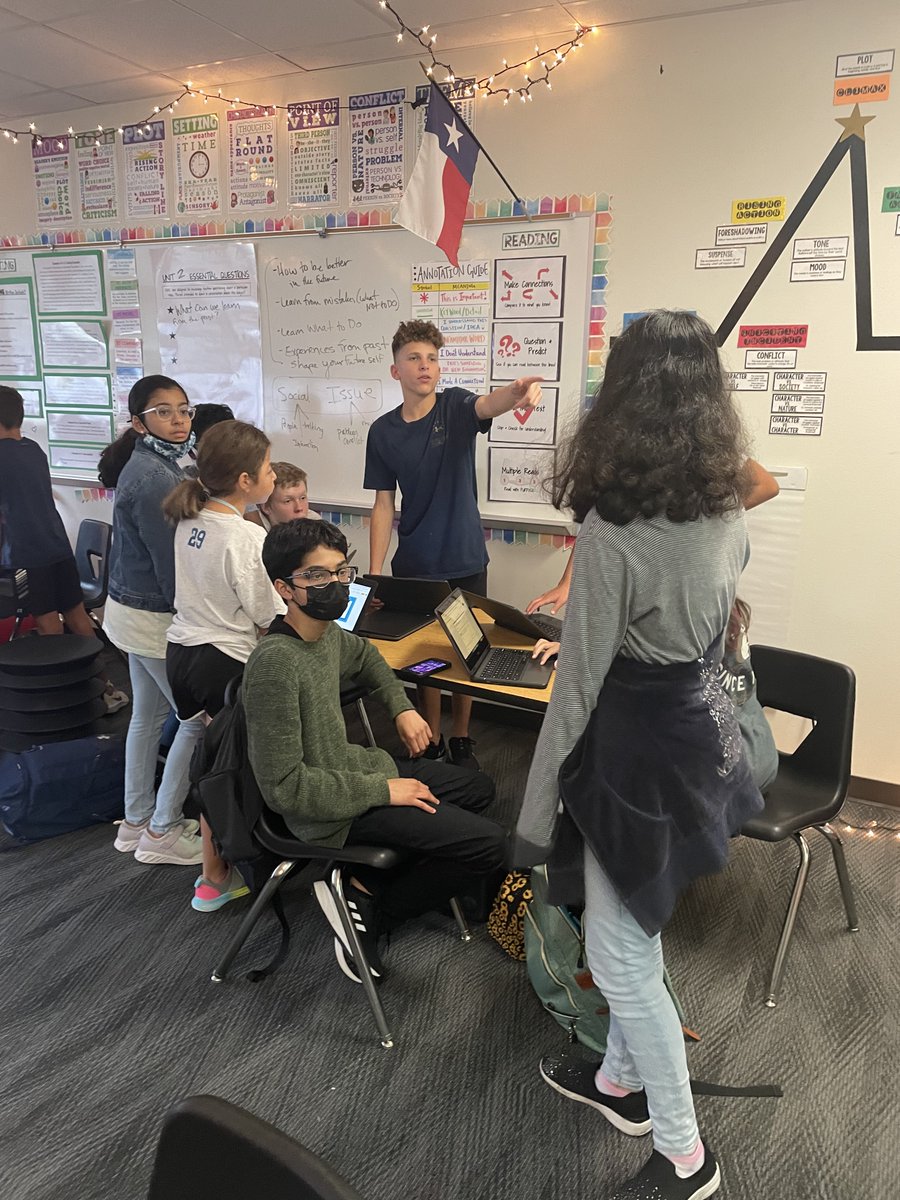PMSstuco's tweet photo. Council members had their first committee meetings this week! Spirit, Community Service, and Fundraising committees were hard at work planning our upcoming Fall Dance! We can't wait to see you guys 11/5! #Patriotstrong #Pearsonpeople #PMSstuco  @FISD_PearsonMS @friscoisd https://t.co/s8EYXsxit8