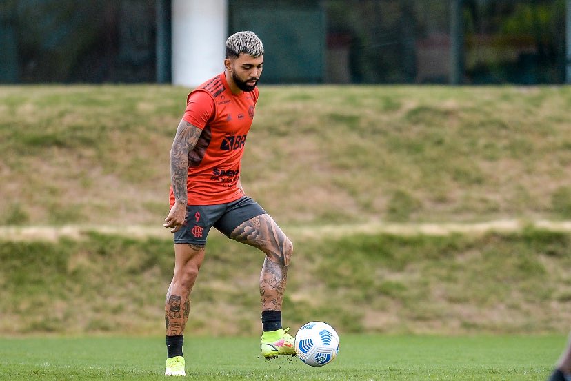 futebol_info's tweet photo. “Essa má fase do Gabigol é normal. Qualquer atacante bom tem esse período de seca. Daqui a pouco ele volta a fazer gol aos baldes. Acho que isso não vai durar muito, ele faz muitos gols. 97 gols em 3 anos é muita coisa.”

🎙 Lédio Carmona, no SporTV.
📸 Marcelo Cortes https://t.co/lRBon54W8b