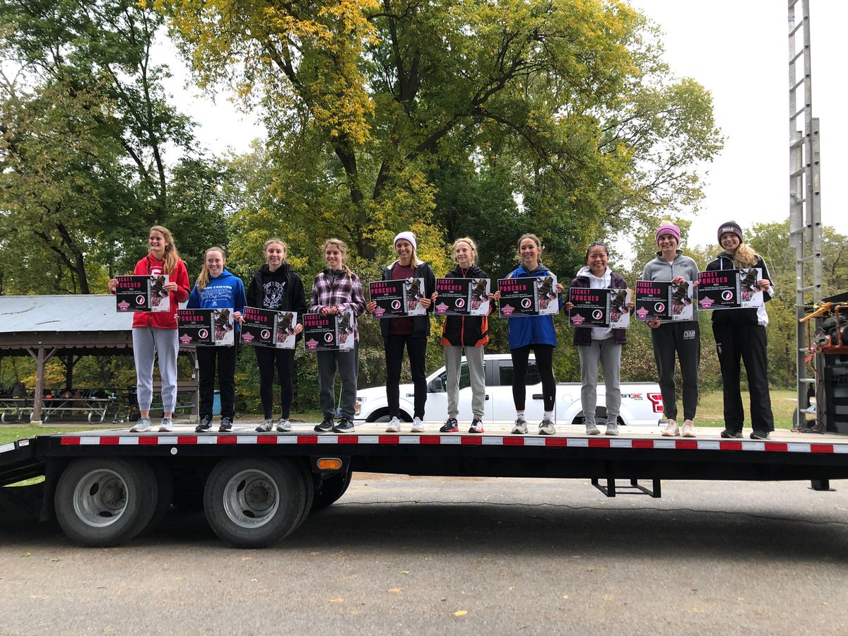 MickolynClapper's tweet photo. Congratulations to our Bolts Runners and especially our state qualifier Ellie Tuhn. You make us all very proud!!! @BOLTS_XC @BaxterSchools @BaxterBoltsAD https://t.co/P5S94qQOgD