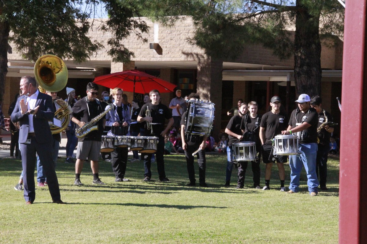 MaranaSchools's tweet photo. Special thanks to MUSD Superintendent Dr. Streeter, and Governing Board Members Mr. Post &amp; Mr. Lewandowski who made a special visit to @butterfieldMUSD to visit our teachers and students &amp; watch the Pride of @MonteLionMVHS marching band practice their Homecoming performance! https://t.co/VzGbMUpsTR