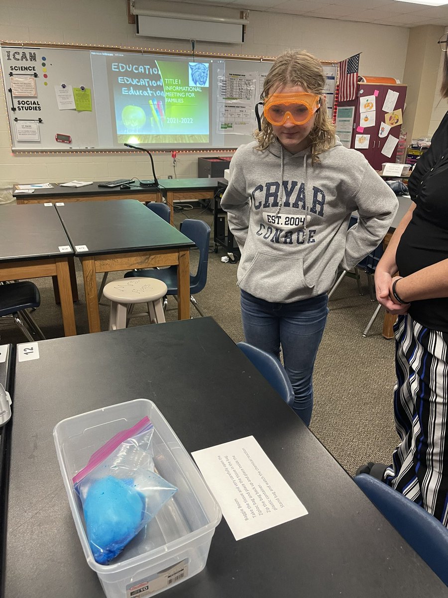 Having fun at open house with chemical reactions! #gameon #Cryar