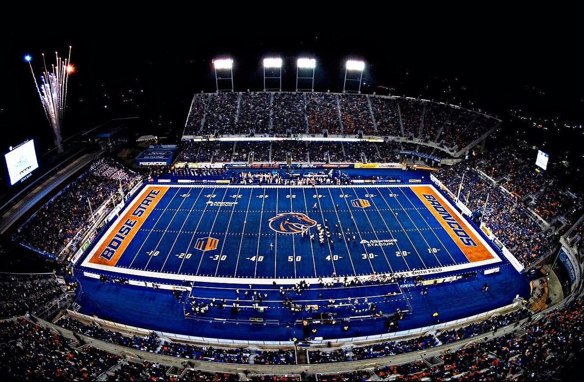 JamesFergusonR's tweet photo. So pumped and excited to announce I have accepted a full scholarship to study and play division 1 football at Boise State University in 2022. 
#BL22DBLUE
#Bronconation
@AABroncoHC @CoachCollins46 @BroncoSportsFB https://t.co/5CV2xFxlMx
