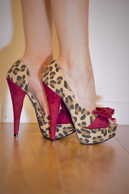 Hi my little Devils 😈 I'd like to sell a bunch of my shoes... and I'll start with my fav... if anyone's<a href="/tag/heels"class="tags"><span>#heels</span></a><a href="/tag/highheels"class="tags"><span>#highheels</span></a><a href="/tag/shoesforsale"class="tags"><span>#shoesforsale</span></a>