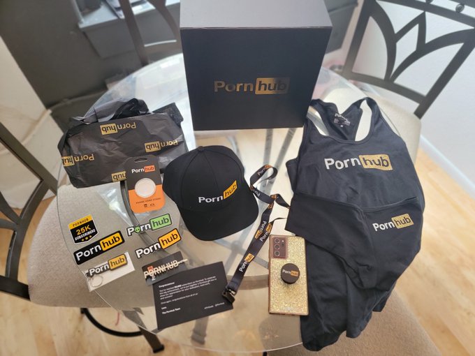 Look what @Pornhub sent me ♡♡ #PHGoals https://t.co/wRrBZeiyQy<a class="tags" href="/tag/pornhub">@pornhub</a><a href="/tag/phgoals"class="tags">#PHGoals</a>