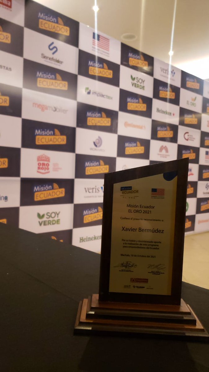 Muy honrado y orgulloso por la invitación de <a href="/mision_ecuador/">Fundación Misión Ecuador 🇪🇨</a> y <a href="/marcomc88/">Marco Mendieta</a> para exponer sobre: "Emprendimiento, Formalización y Derecho Laboral" a más de 100 emprendedores en #Machala ¡Gracias! Por la acogida y por hacerme parte del programa que genera oportunidades para jóvenes.