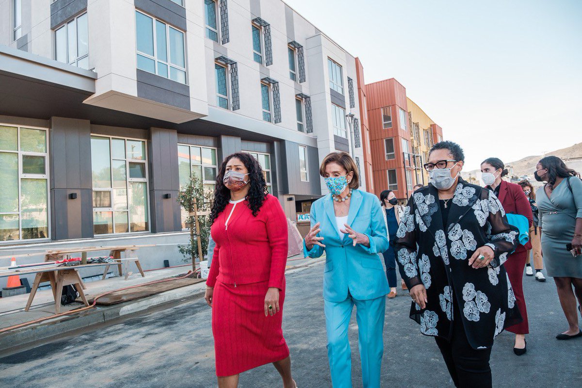 HOPESFCOMMUNITY's tweet photo. HOPE SF’s #Sunnydale site was host to @SFMayorsOffice press conference on housing with @HUDgov @SecFudge @SpeakerPelosi and local leaders. #HOPESF is replacing all 775 obsolete public housing with #affordablehousing without displacing current residents
@mercyhousing #RacialEquity https://t.co/7Bg5CgFWcq