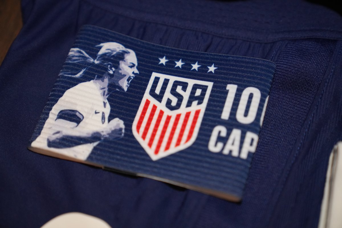 USWNT's tweet photo. CAPtain @LindseyHoran 🇺🇸 https://t.co/WVHOBGPiel