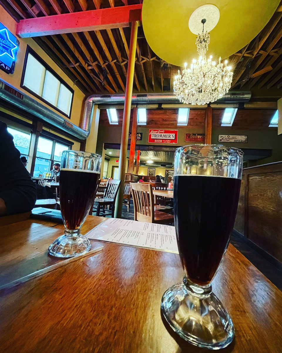 rootbeerradio's tweet image. We’re together again, sipping @1919rootbeer at @townhallbrewery in Mpls! Another new episode coming soon! #rootbeer #podcast #rootbeerradio #mpls