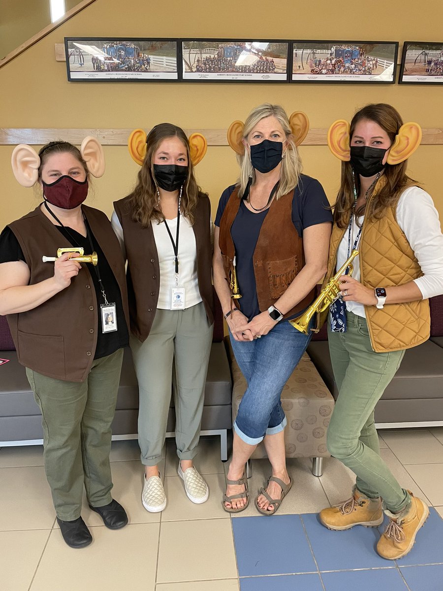 GC3rdGrade's tweet photo. We love spirit week! The 3rd grade teachers dressed as one of their favorite characters, The BFG! @BSCSD https://t.co/qKWUv3O108