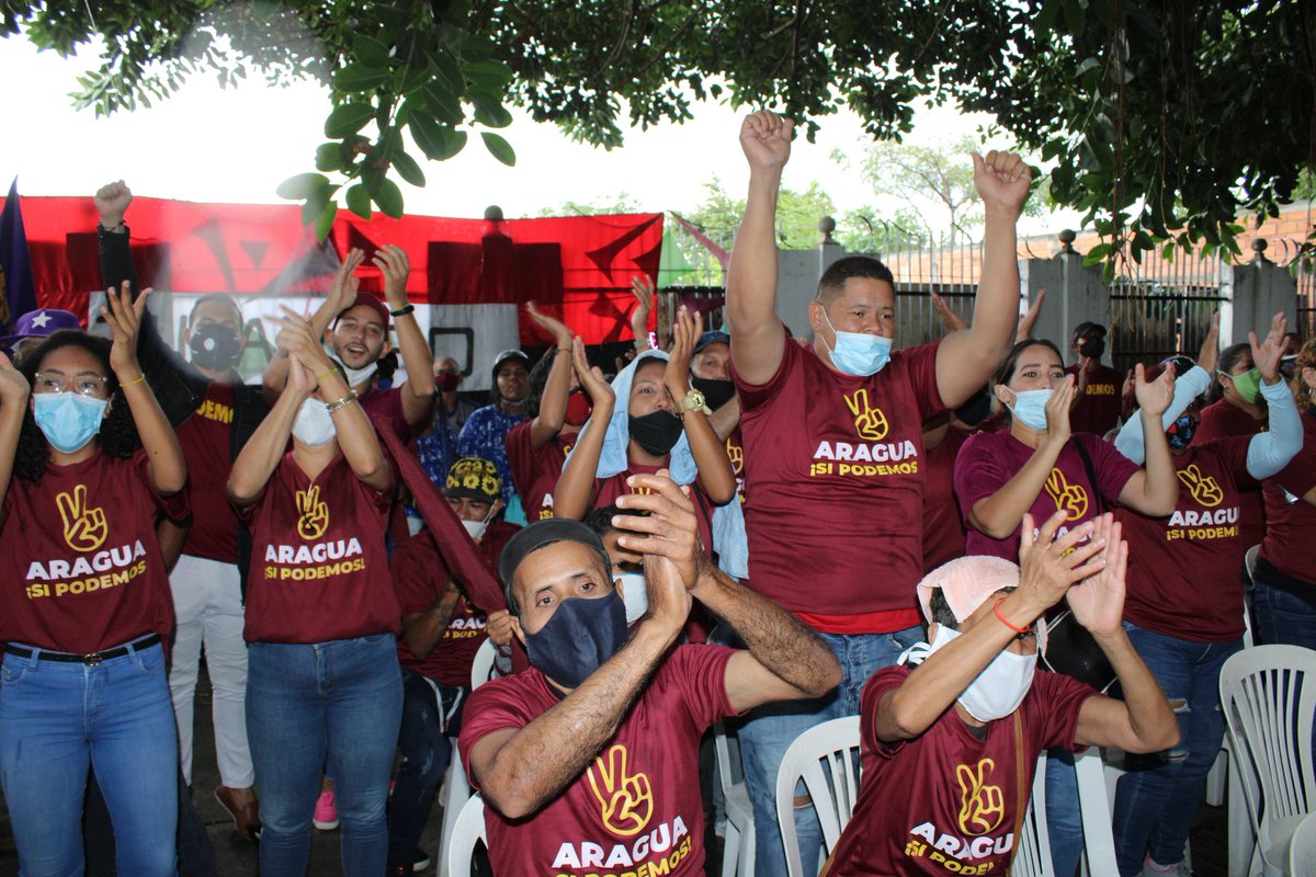 JG_COLMENARES's tweet photo. vamos a llevar a la gobernación a nuestra candidata @Soykarinacarpio y a alcalde a nuestro hermano @JohendersonG
¡Vamos en Alianza Perfecta, por nuestro pueblo y nuestra Patria, nosotros Venceremos!
#VenezuelaTieneConQué 
#AraguaTieneConQué 
#KarinaTieneConQué 
@NicolasMaduro https://t.co/gU6umoZgjm