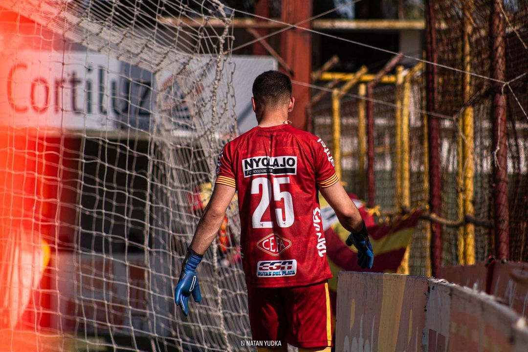 golerosuruguay's tweet photo. Rodrigo #Formento fue titular en el triunfo 2-0 de #Progreso frente a Deportivo Maldonado, en virtud de la séptima jornada del “Torneo Clausura”.

Formento tuvo una gran actuación en el día de hoy, tal es así, que gracias a sus intervenciones y al trabajo de la defensa, 

(1/5) https://t.co/a3qBdUWfwe