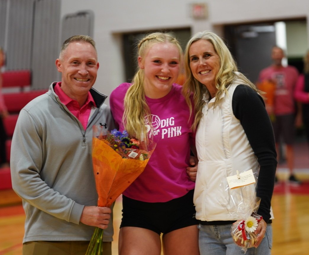 ScottAveryZZQ's tweet photo. #nebpreps @ElkhornAntlerVB #antlernation #SonyAlpha #ImagingEdgeMobile

 Tonight! EHS Antlers vs Waverly! Senior night! Antlers up! https://t.co/7Fweqbm93w