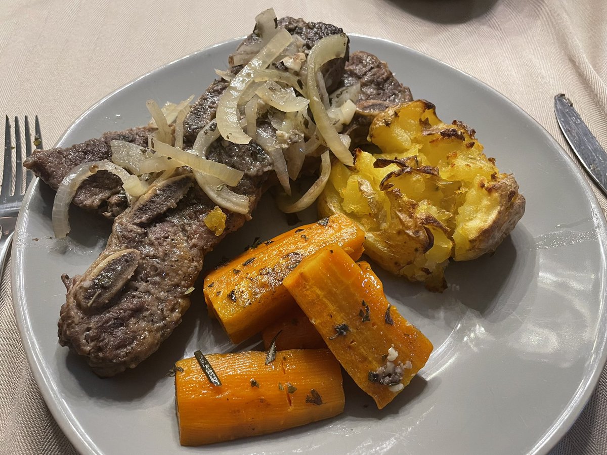 Cider braised short ribs, carrots, and onions served with smashed potatoes. I promise I’ll get back to work Twitter soon. ;)  #FoodTwitter
