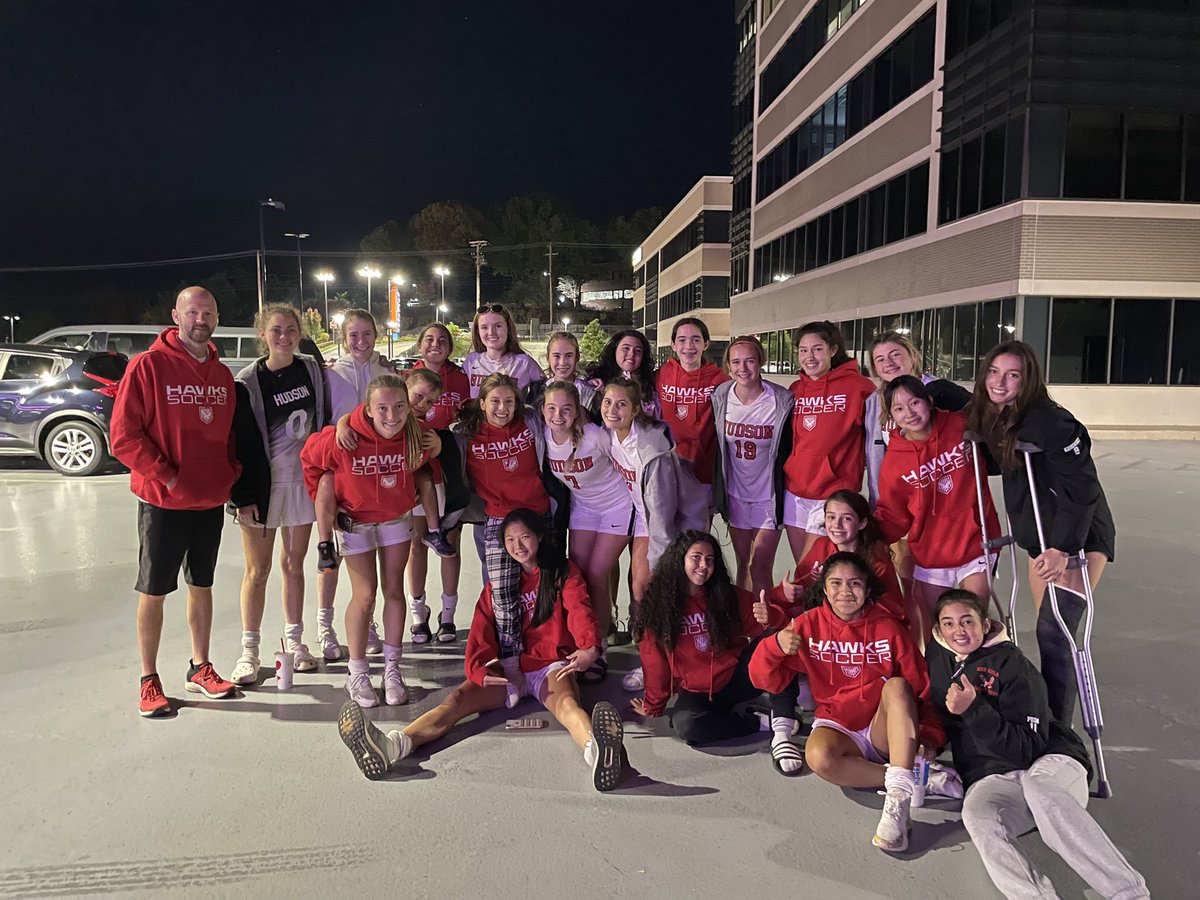 HHSVarSoccer's tweet photo. Team dinner after a solid season.  Thank you seniors for a fun 4 years! https://t.co/SZ9yOXqThH