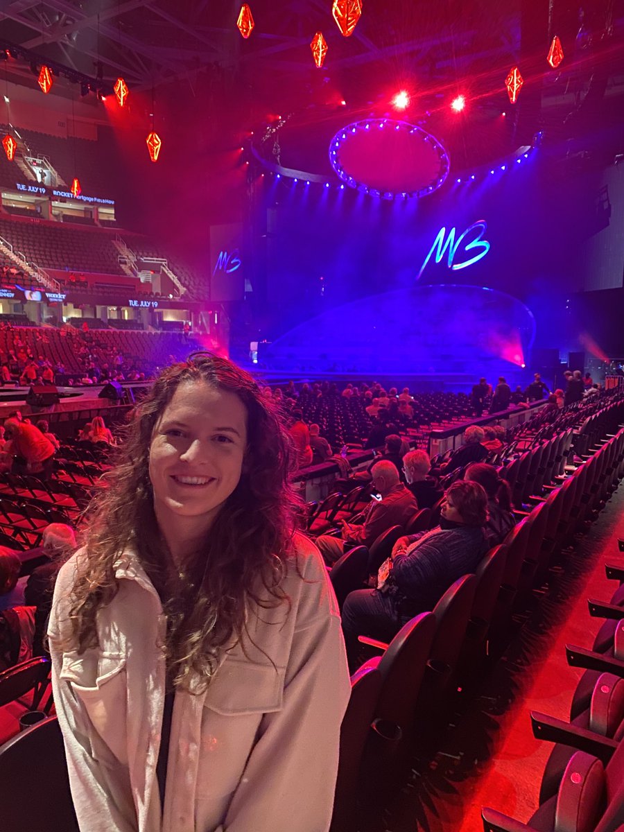Nonna859's tweet photo. #BubleCLEVELAND https://t.co/fBXXFkTOaa