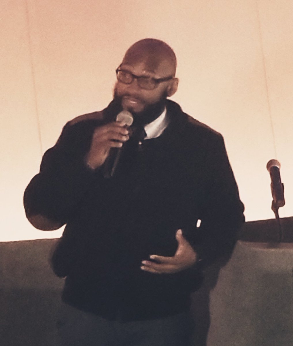 TheFundChicago's tweet photo. Principal Dalonte Burns from @BeNobleSchools at #LeadingUsForwardEvent talks about believing yourself to be enough and knowing you are built for this moment. #PrincipalPrideChi #TheBestAreWithCPS #MSIChicago #FifthThirdBank #WBCares https://t.co/rxNLLbXvBw